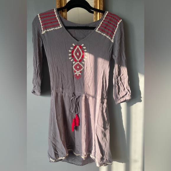 THML Dress - Picture 2 of 4